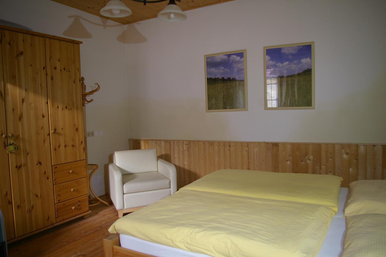 Ferienwohnung Zum Kapuziner Poysdorf Exteriör bild