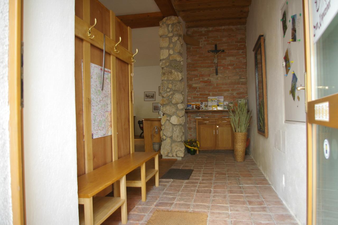 Ferienwohnung Zum Kapuziner Poysdorf Exteriör bild
