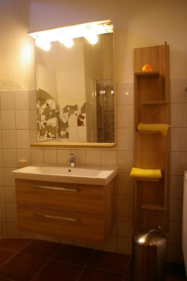 Ferienwohnung Zum Kapuziner Poysdorf Exteriör bild